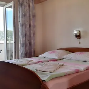 Gostinjska kuća Ljubica And, Supetarska Draga